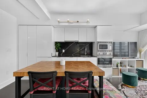 955 BAY Street 1809