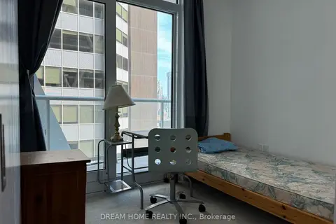 230 Simcoe Street 1226