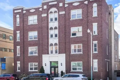 448 Spadina Road 405