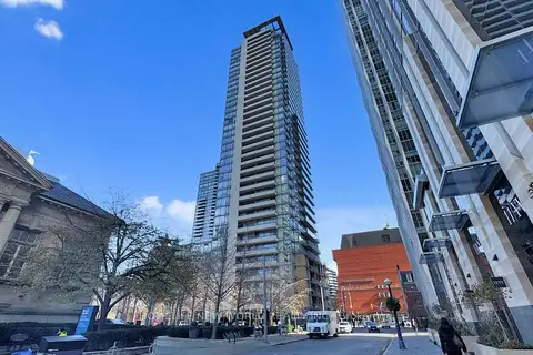 18 Yorkville Avenue 312