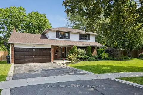 34 Rustywood Drive