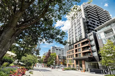 109 Erskine Avenue 204