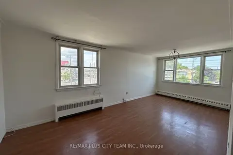 3432 Bathurst Street 1