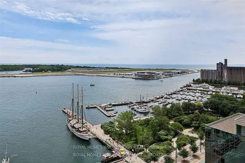 410 Queens Quay W Lph6