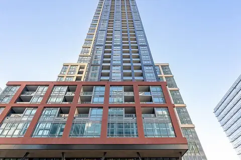 108 Peter Street 1322