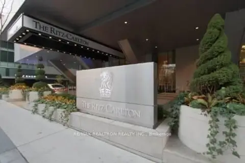 183 Wellington Street W 2303