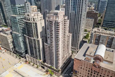 736 Bay Street 2910