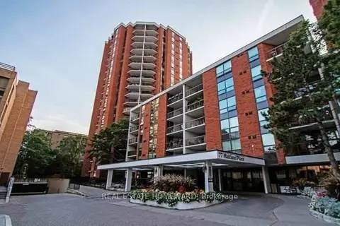 77 Maitland Place 409