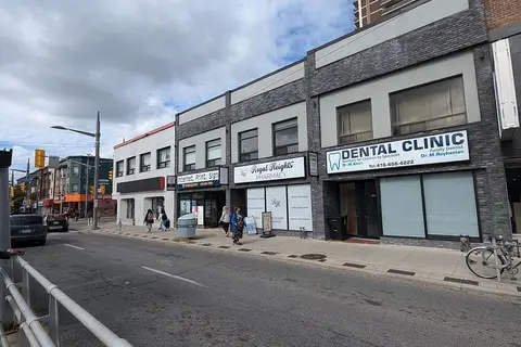 944 St Clair Avenue W