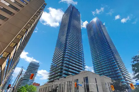 1080 Bay Street 3208