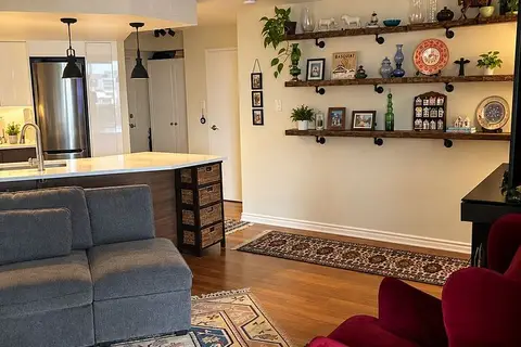 77 Maitland Place 1226