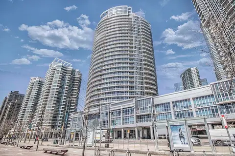 218 Queens Quay W 1603