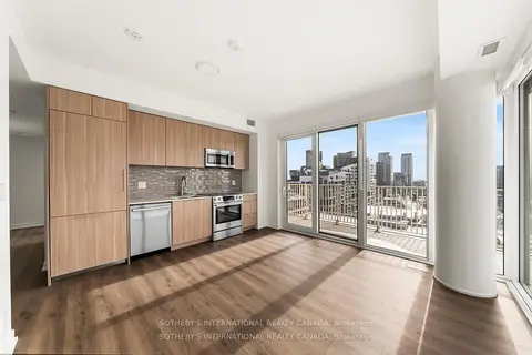 88 bathurst Street 1217