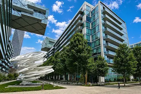 39 Queens Quay E 1305
