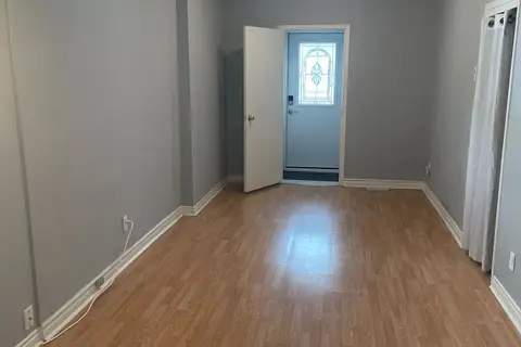 281 Howland Avenue Main Floor