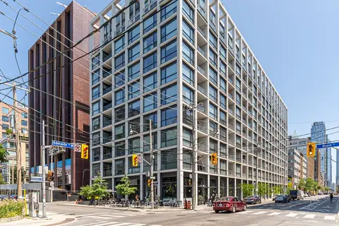 39 Brant Street 205