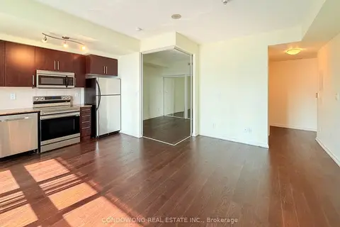 55 Bremner Boulevard 2611