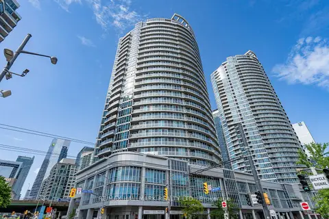 218 Queens Quay W 402