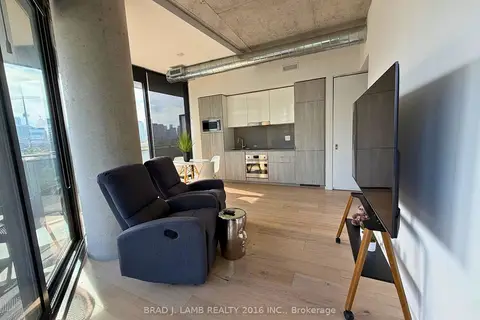 21 Lawren Harris Square 604