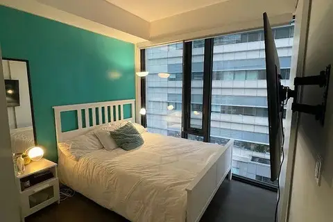 215 Queen Street W 605A