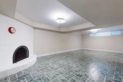 31 Whitelock Crescent Bsmt