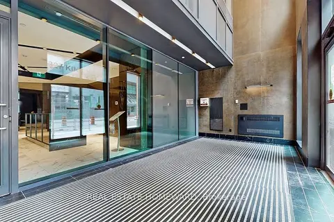 327 King Street W 2903