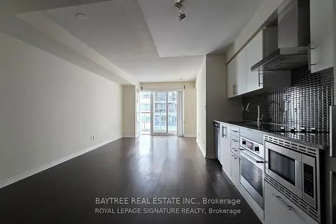 352 Front Street W 622