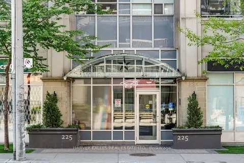 225 Wellesley Street E 313