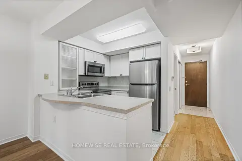388 Bloor Street E 601
