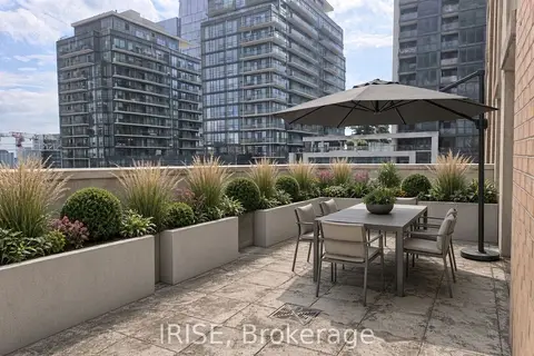 323 Richmond Street E 1017