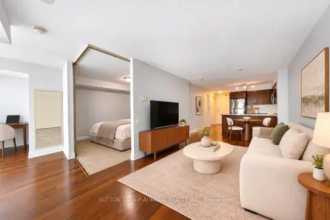 2191 Yonge Street 3210
