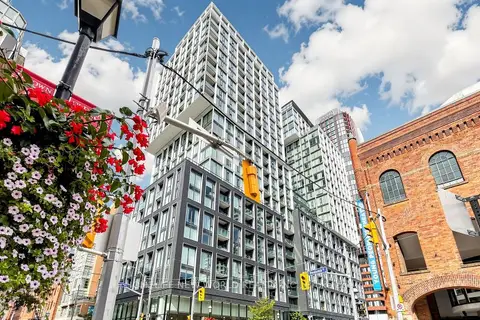158 Front Street E 813