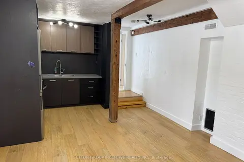 233 Ellerslie Avenue Lower 2