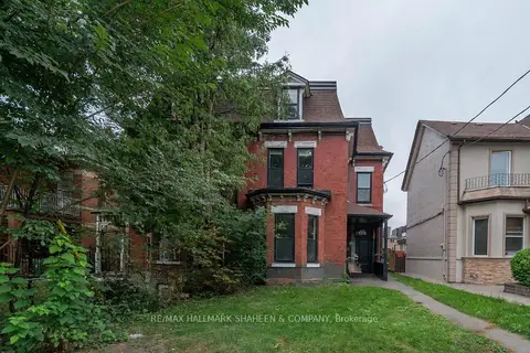 208 Dovercourt Road Studio