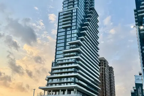 10 Inn On The Park Drive 605