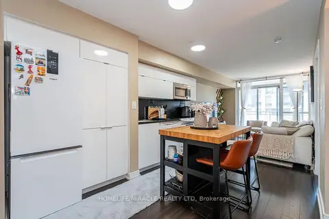 151 Dan Leckie Way 610