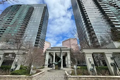15 Greenview Avenue 406