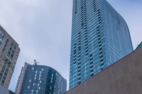 8 The Esplanade 2910