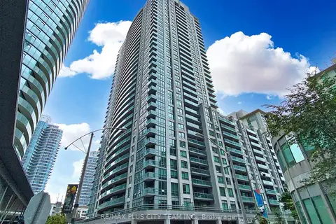 19 Grand Trunk Crescent 1103