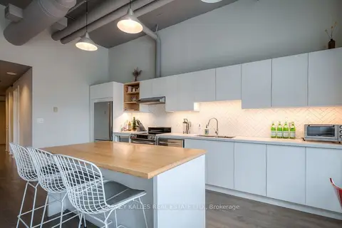 700 king Street W 608