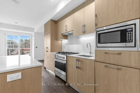 8 Manor Road W 711
