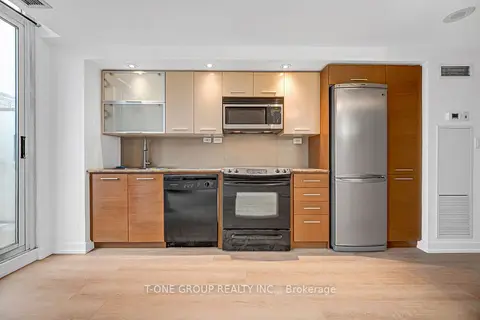 8 Telegram Mews 738