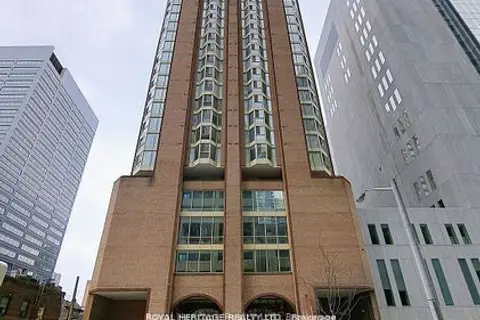 55 Centre Avenue 2307