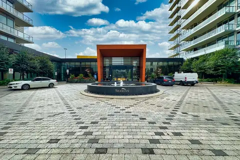 95 Mcmahon Drive 801