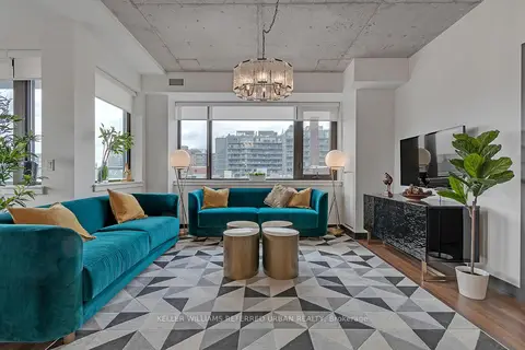 400 Wellington Street W 710