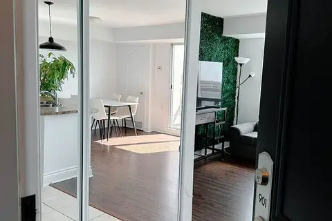 935 Sheppard Avenue W 901