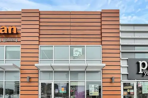 895 Lawrence Avenue E 15