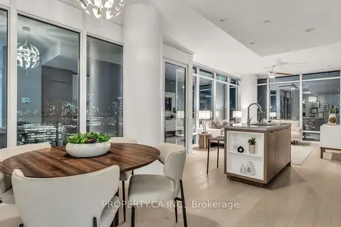 488 University Avenue 3002