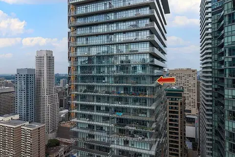 33 Charles Street E 3902