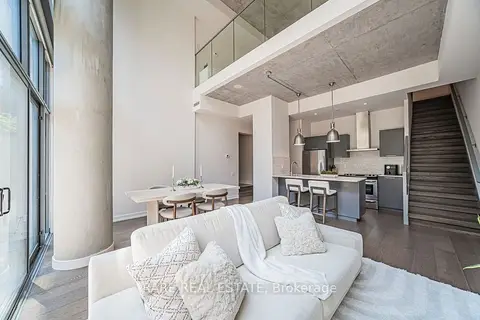 650 W King Street W 106
